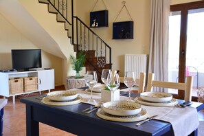 Dining - Elianthos Villas / Villa Basil 🌿 (Vamos)