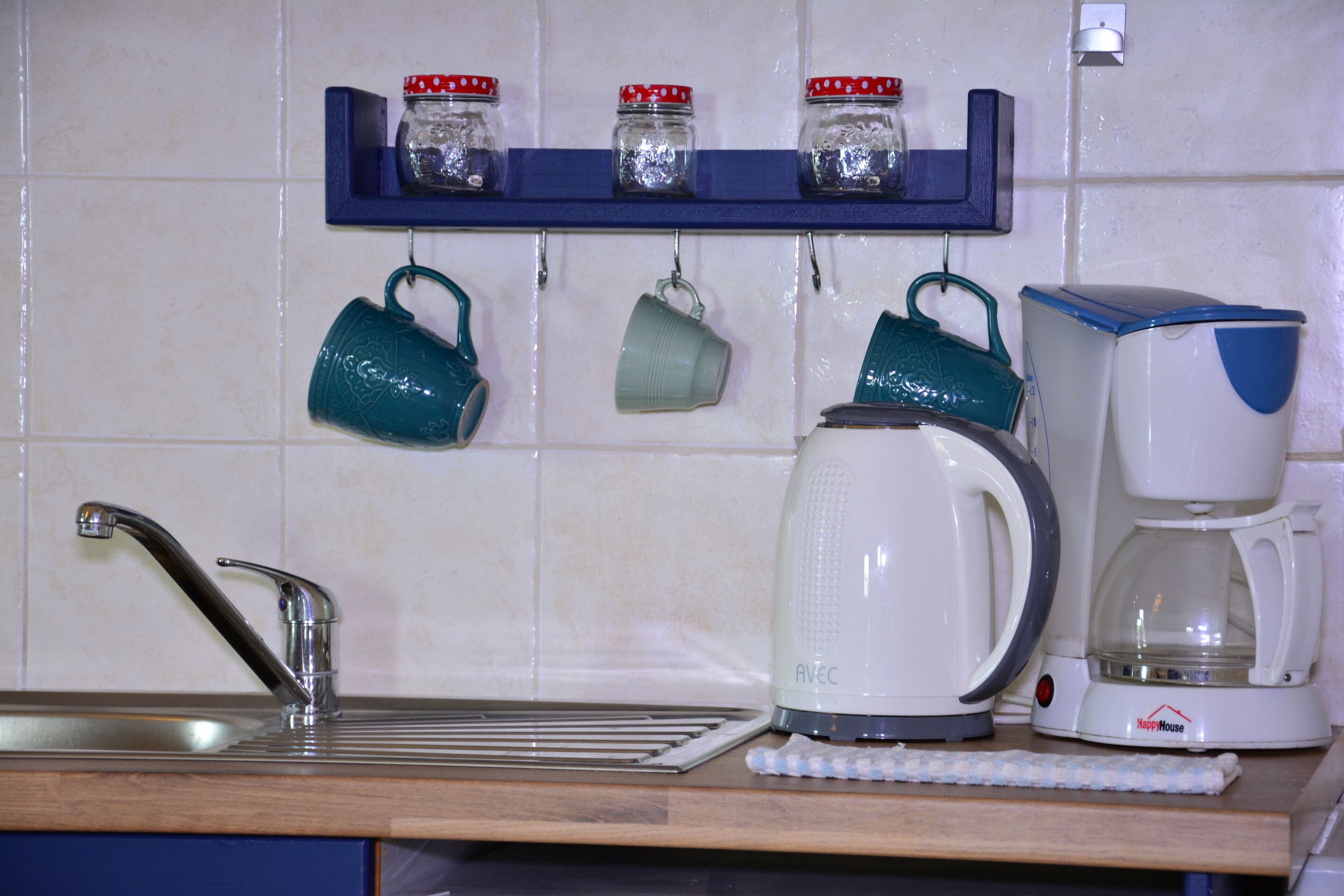 Kylskåp, mikrovågsugn, ugn och spishäll