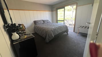 4 bedrooms, bed sheets