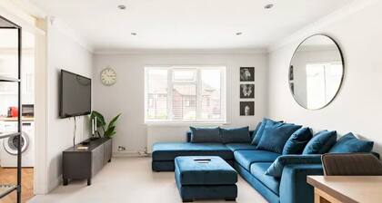 Bright and Spacious Apartment-Unbeatable Location! - Pass the Keys