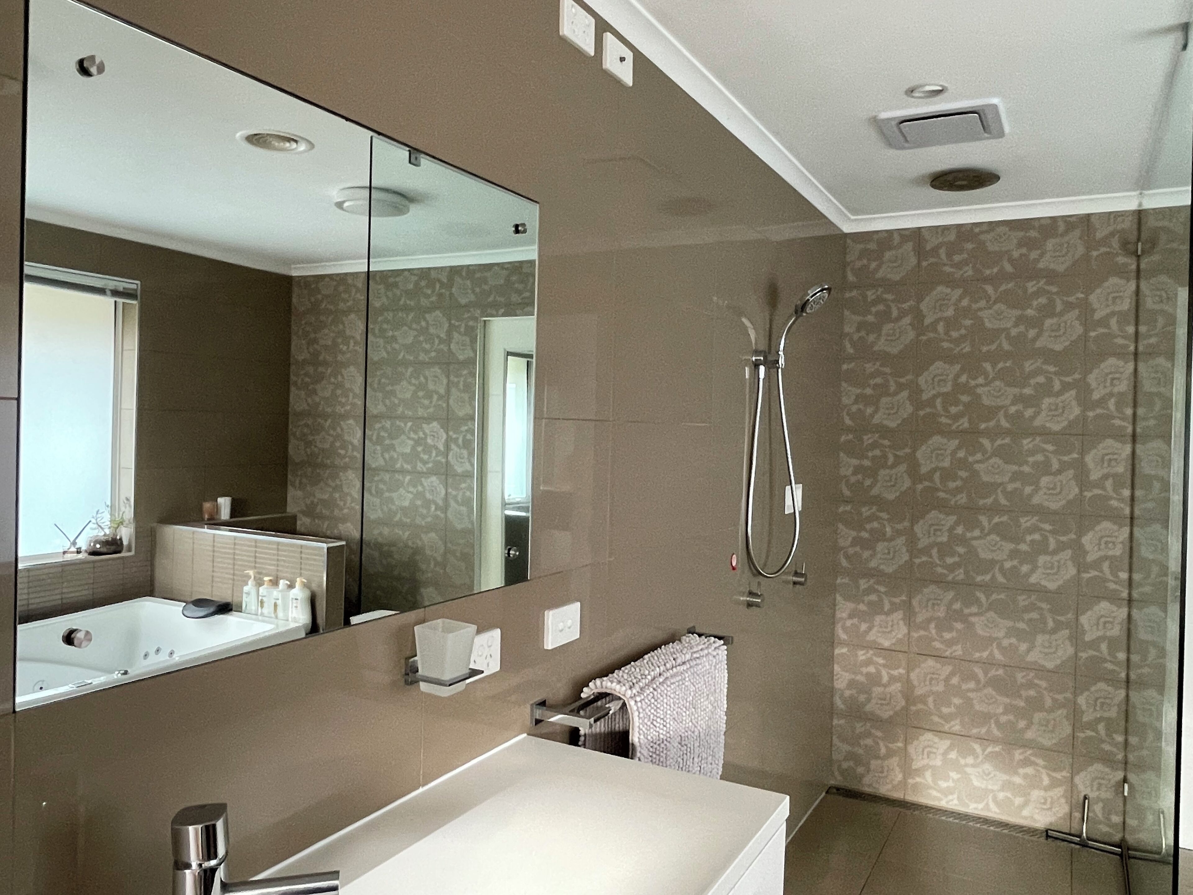 風筒、提供毛巾、番梘、廁紙