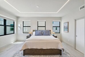 3 dormitoris, escriptori, un bressol de viatge i wifi 