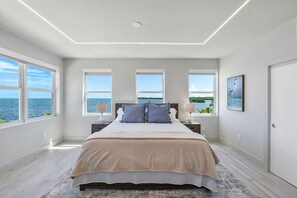 3 dormitoris, escriptori i planxa i posts de planxar 