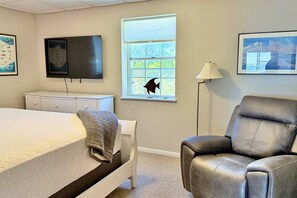 1 slaapkamer, een strijkplank/strijkijzer, gratis wifi, beddengoed