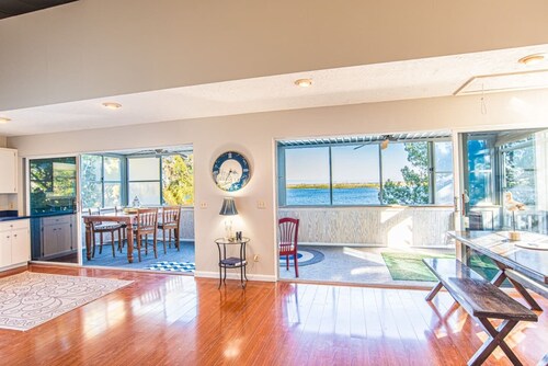 Panoramic Water Views, Lg Screened SunPorch, Sleeps 6, 1DogOK