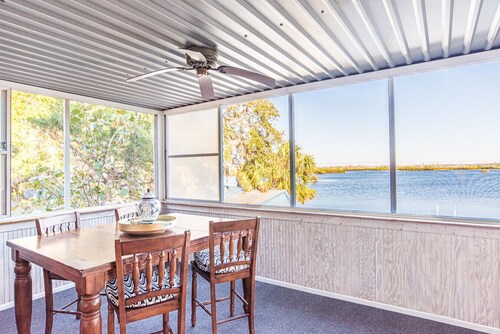 2 Waterfront Homes w Pvt Docks, Kayaks, Outdoor Spaces, Gulf Views