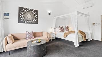 Bath Suite | Egyptian cotton sheets, premium bedding, pillowtop beds