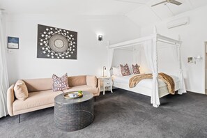 Phòng Suite, 1 giường cỡ king | Bộ trải giường bằng vải cotton Ai Cập, bộ đồ giường cao cấp 