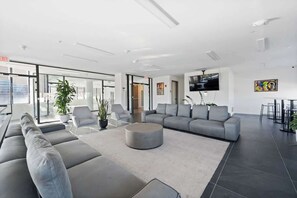 Lobby - Penthouse views of NYC | Free Parking | BOOK NOW (East Orange)