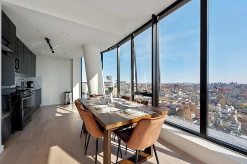 Penthouse views of NYC | Free Parking | BOOK NOW
