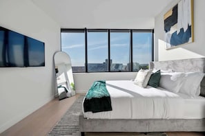 2 bedrooms, iron/ironing board, free WiFi, bed sheets - Penthouse views of NYC | Free Parking | BOOK NOW (East Orange)
