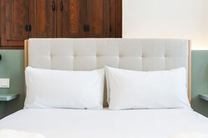 Bügeleisen/Bügelbrett, Reisekinderbett, kostenloses WLAN, Bettwäsche