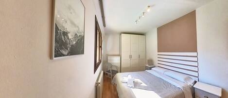 3 soverom, reiseseng for barn, wi-fi (inkludert) og sengetøy