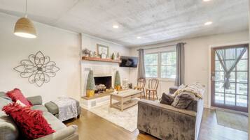 Smart TV, fireplace, DVD player, foosball