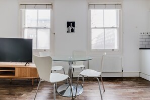 Dining - Blueground | Kensington, nr gardens & museums (London)