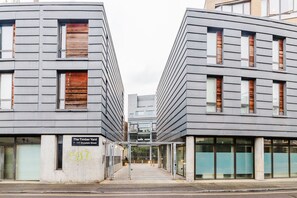 Exterior - Blueground | Shoreditch, elevator & w/d, nr park (London)
