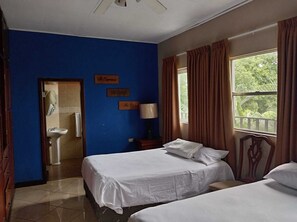 مكواة/لوح كي وواي فاي مجانًا وملاءات أسرّة