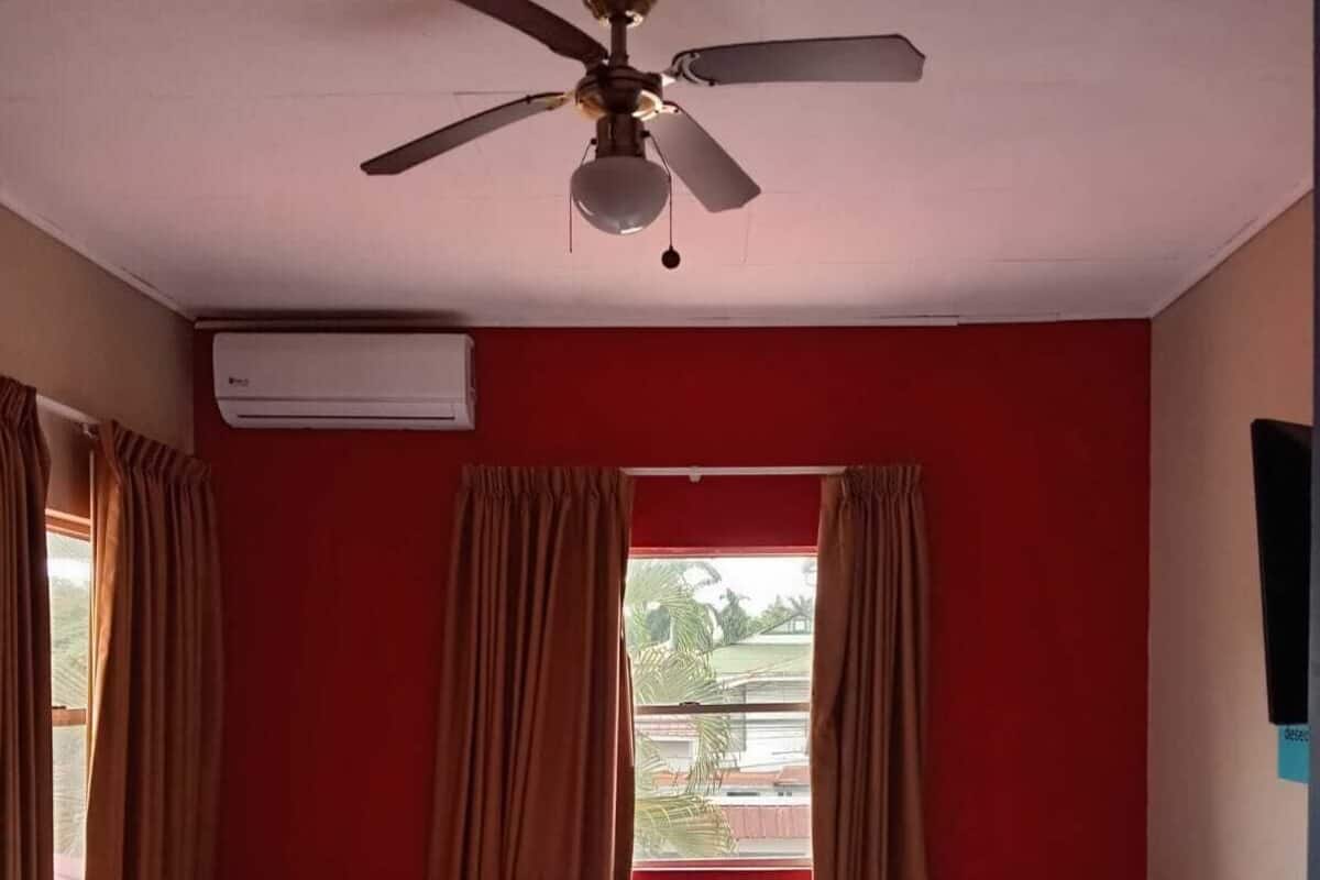 Economy Triple Room | 1 bedroom, iron/ironing board, free WiFi, bed sheets