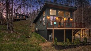 Exterior - Mountain Cabin for 2/HotTub/Fire Pit/King Bed/Views (Sevierville)