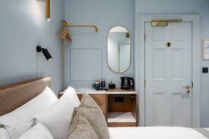 1 bedroom, internet, bed sheets