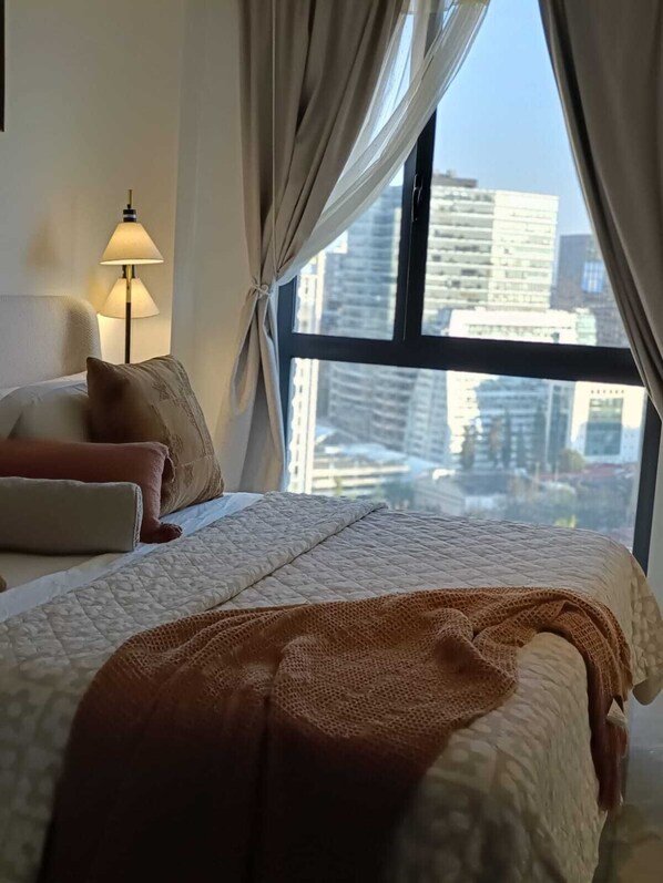 2 室のベッドルーム、アイロン / アイロン台、WiFi、ベッドシーツ