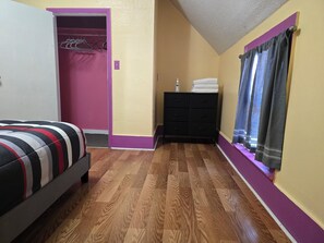 3 bedrooms, in-room safe, desk, iron/ironing board