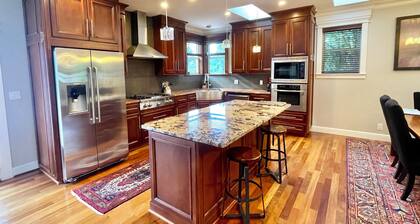 Charming 3-bedroom house in enchanting Portland with AC, WiFi