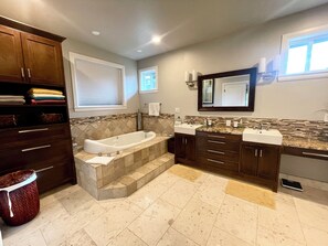 Shower, jetted bath, hair dryer, towels