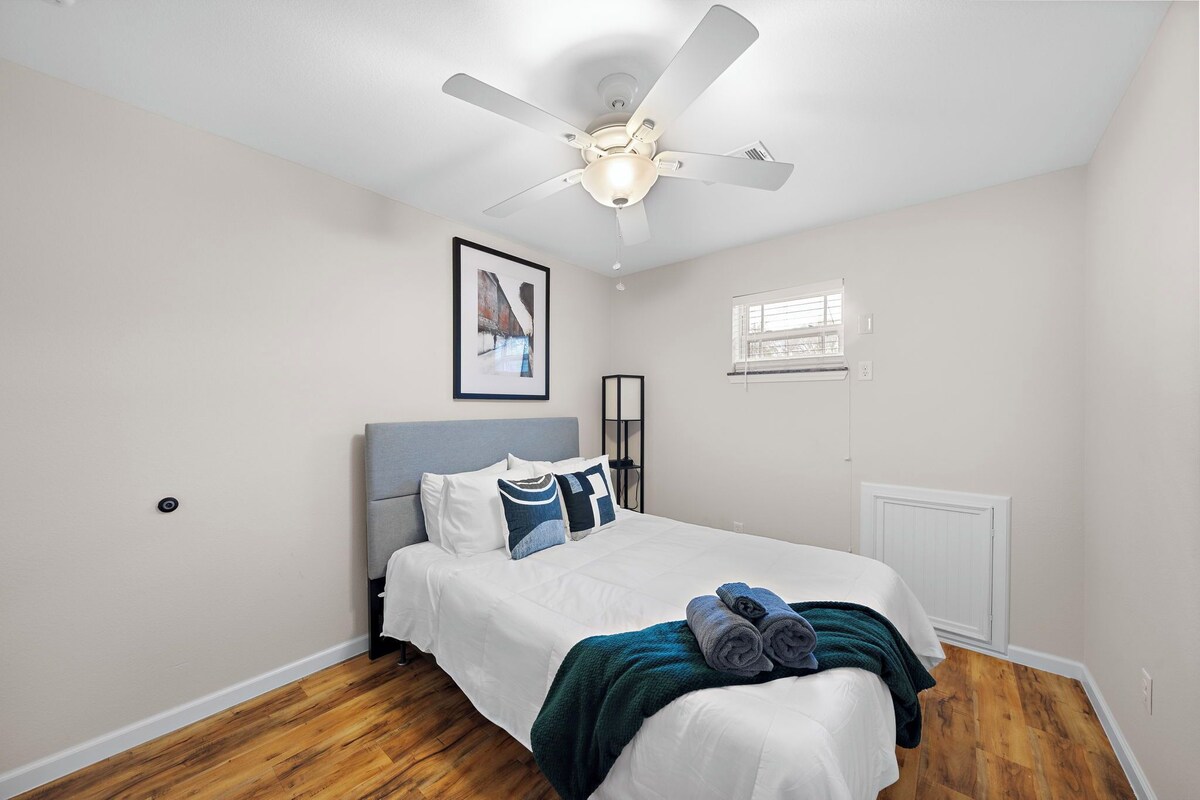 Photo 22 of NEW King Bed Houston Haven w/ Hot Tub!