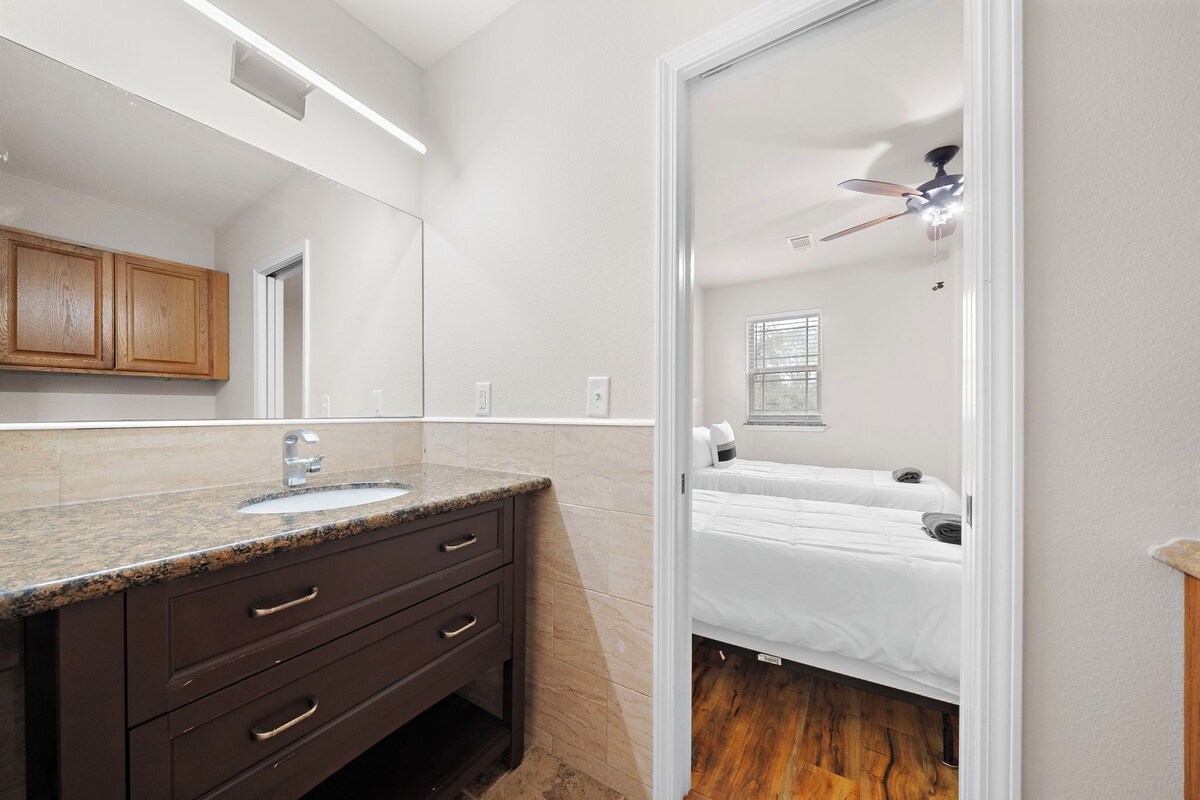 Photo 15 of NEW King Bed Houston Haven w/ Hot Tub!