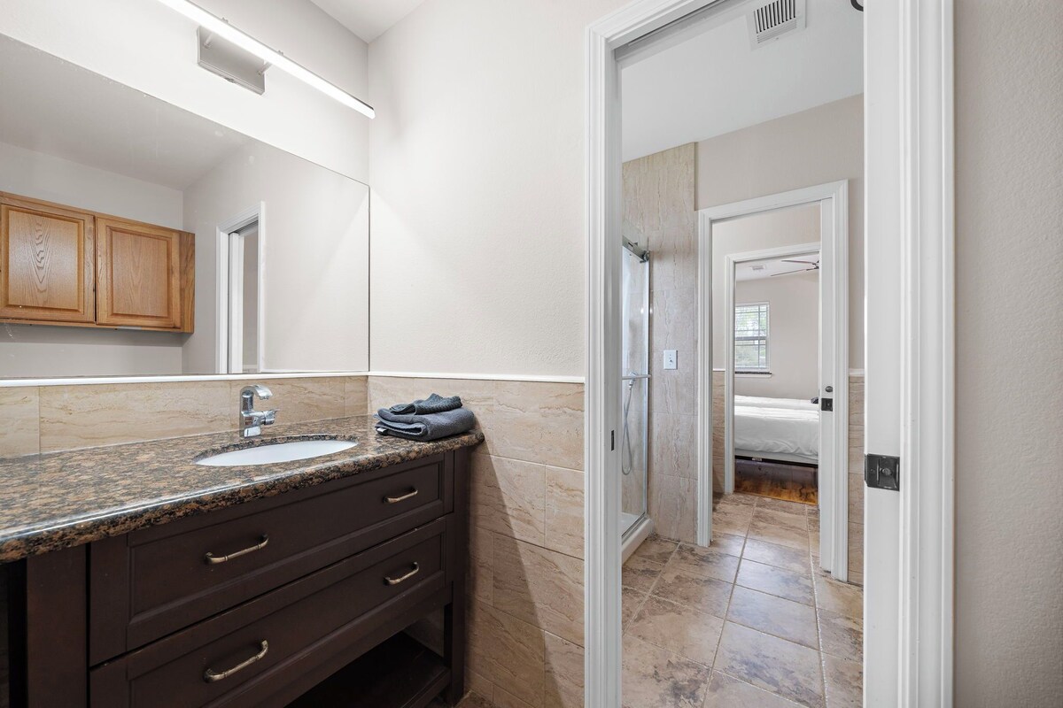 Photo 17 of NEW King Bed Houston Haven w/ Hot Tub!