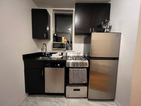 Microwave, oven, stovetop, dishwasher