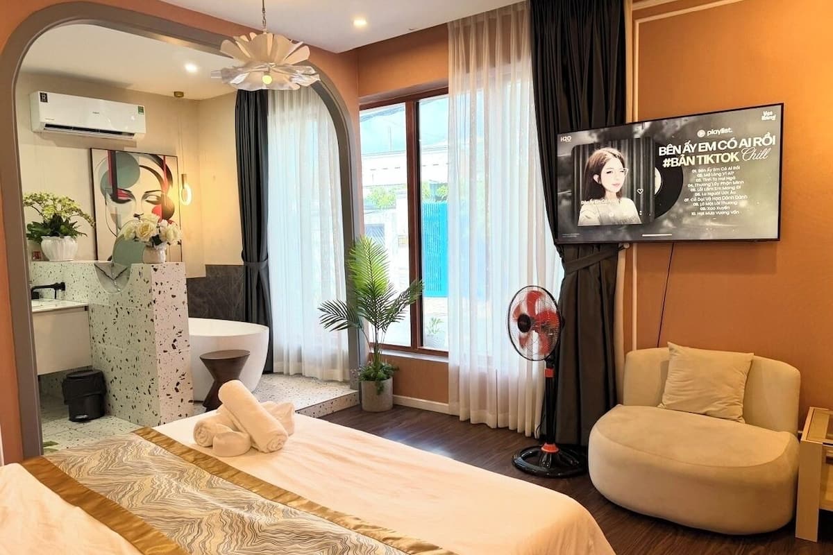 Phòng đôi Deluxe | Phòng tắm | Đồ dùng nhà tắm miễn phí, máy sấy tóc, dép đi trong nhà 