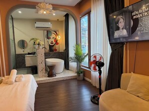 Deluxe tweepersoonskamer | Badkamer | Gratis toiletartikelen, een haardroger, pantoffels, een bidet
