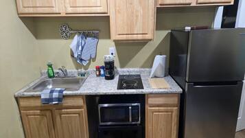 電子レンジ、オーブン、コンロ、コーヒー / ティーメーカー