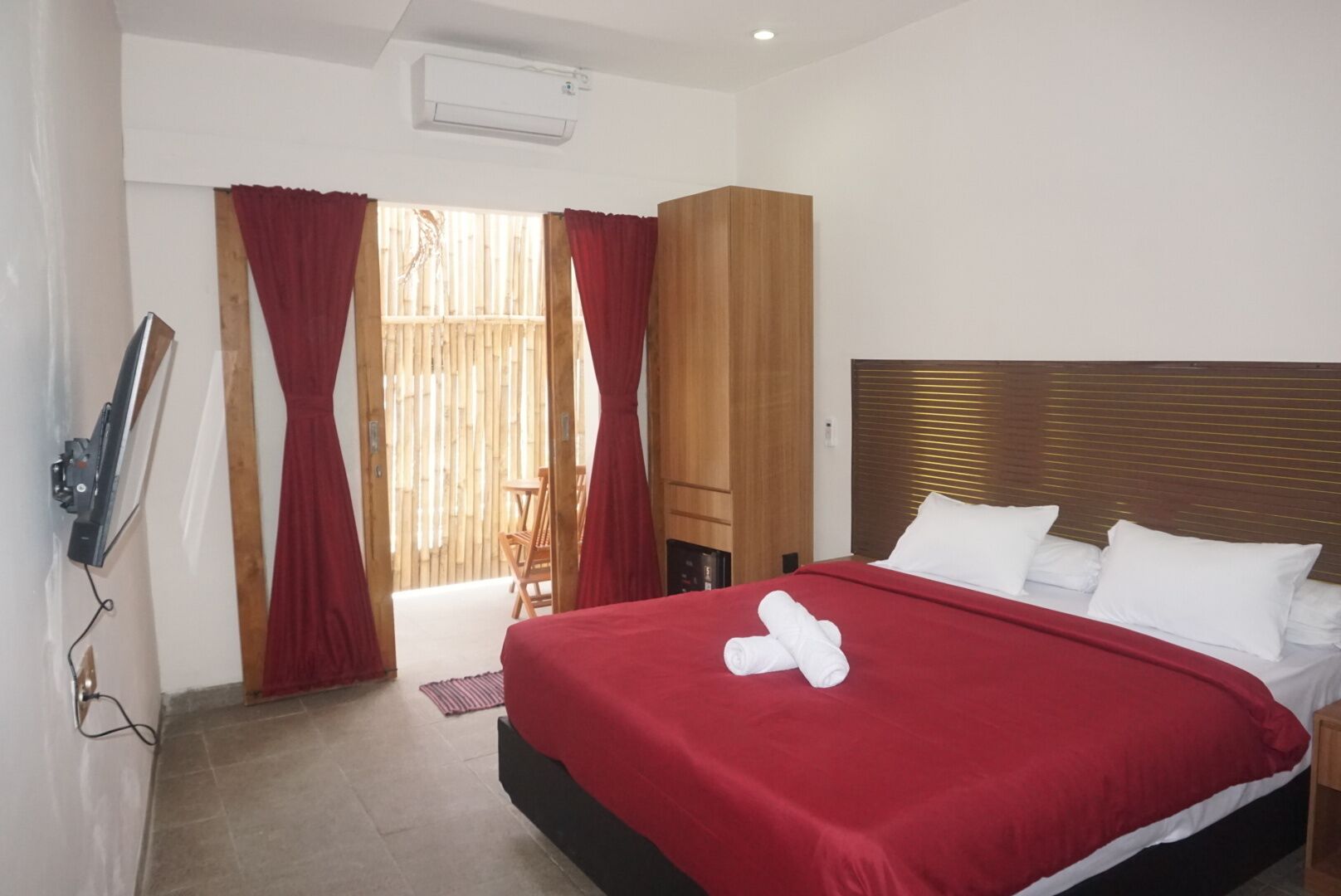 Habitación básica doble, vista al jardín | Caja de seguridad en la habitación, wifi gratis y ropa de cama 