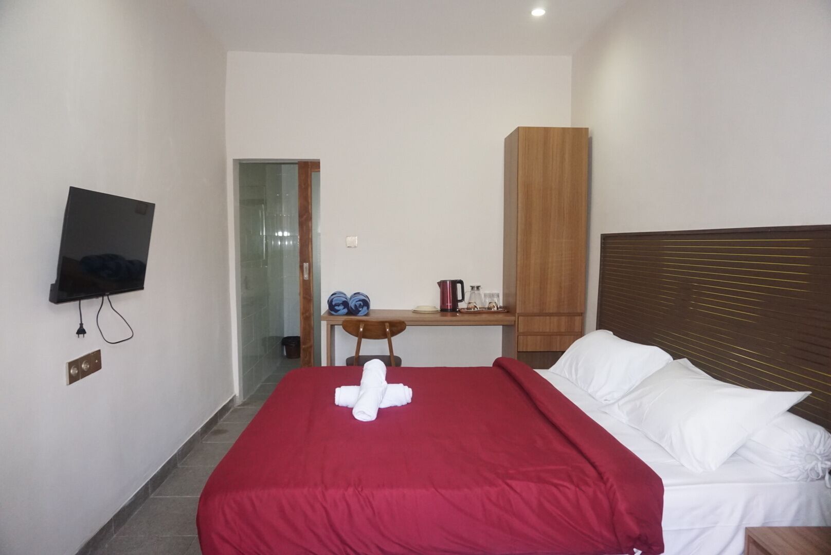 Habitación doble estándar | Caja de seguridad en la habitación, wifi gratis y ropa de cama 