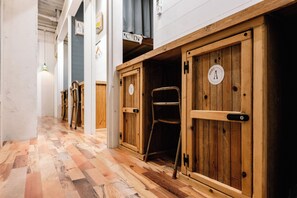 Shared Dormitory, Mixed Dorm, Non Smoking, Shared Bathroom | Room amenity - Kotori Coworking & Hostel Takamatsu (Takamatsu)