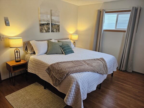 3 makuuhuonetta, silitysrauta/-lauta, ilmainen Wi-Fi, vuodevaatteet