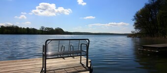 Casa vacanze 'Blauer Bungalow Am See' con vista lago, terrazza privata e Wi-Fi