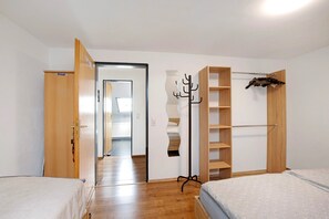 1 bedroom, free WiFi, bed sheets