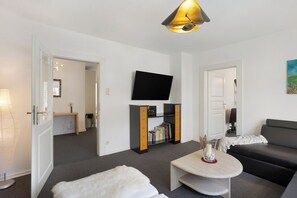 Télévision, chaîne hi-fi