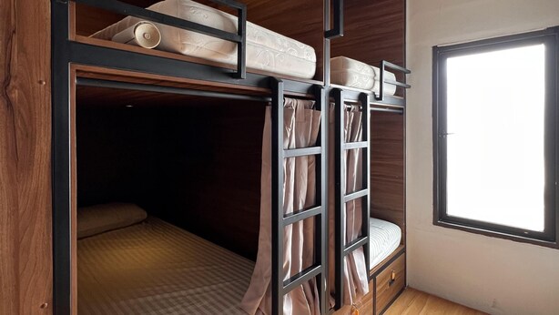 WiFi (free), bed sheets - ITIC INN HOSTEL (Kuta)