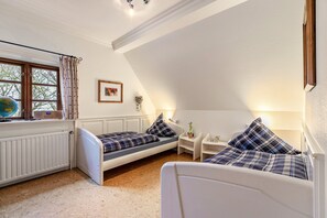 4 dormitorios, tabla de planchar con plancha, wifi gratis y ropa de cama