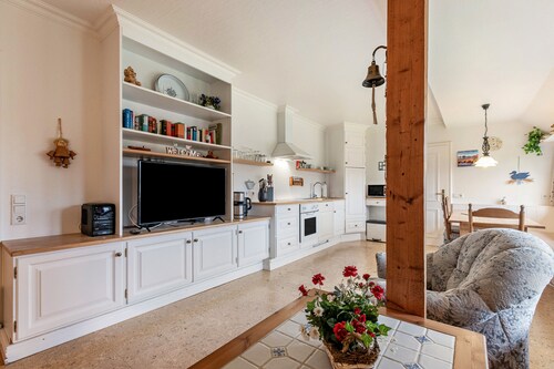 Apartment 'Emil Nolde' with Private Terrace, Shared Garden and Wi-Fi