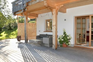 Terrace/patio - Apartment 'Am Nettenbach' with Private Terrace and Wi-Fi (Bernau im Schwarzwald)