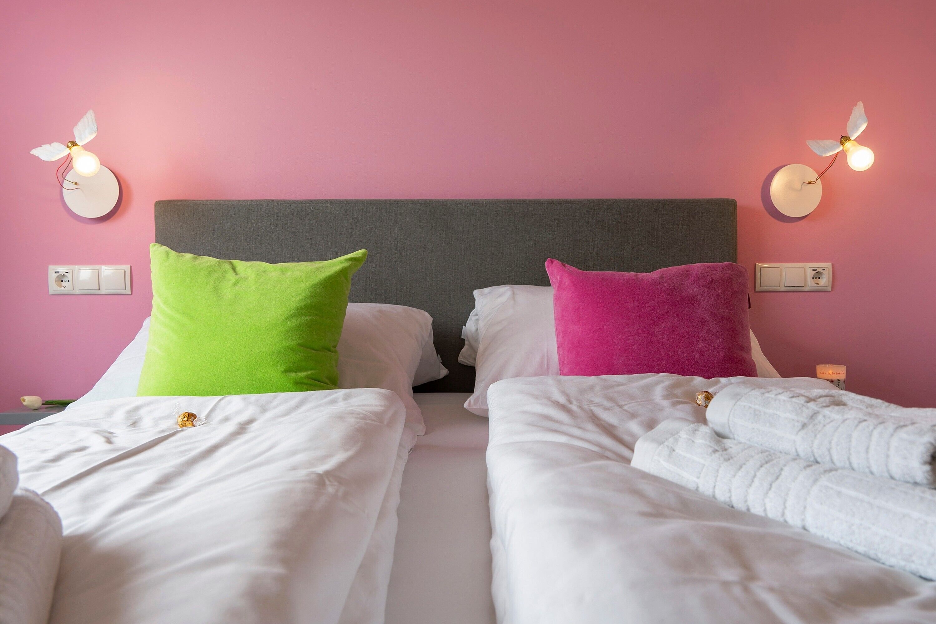 1 habitación, tabla de planchar con plancha, wifi gratis y ropa de cama 