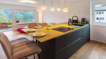 Refrigerador, horno, placa de cocina, lavavajillas