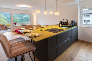 Kühlschrank, Ofen, Herdplatte, Geschirrspüler