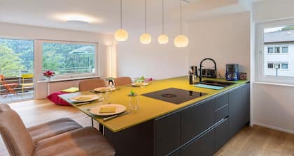 Ferienwohnung 'Traumblick' mit Bergblick, Balkon und Wi-Fi